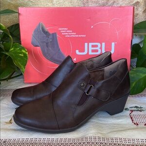 NEW JBU Women’s Kyley Brown Faux Leather Clog Mule Ankle Low Heel Boots, Size 8